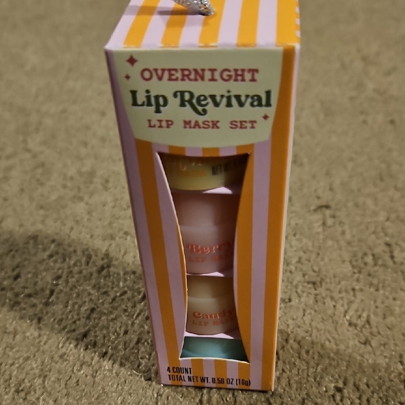 Overnight Lip Revival Lip Mask Set - Picture 2 of 5